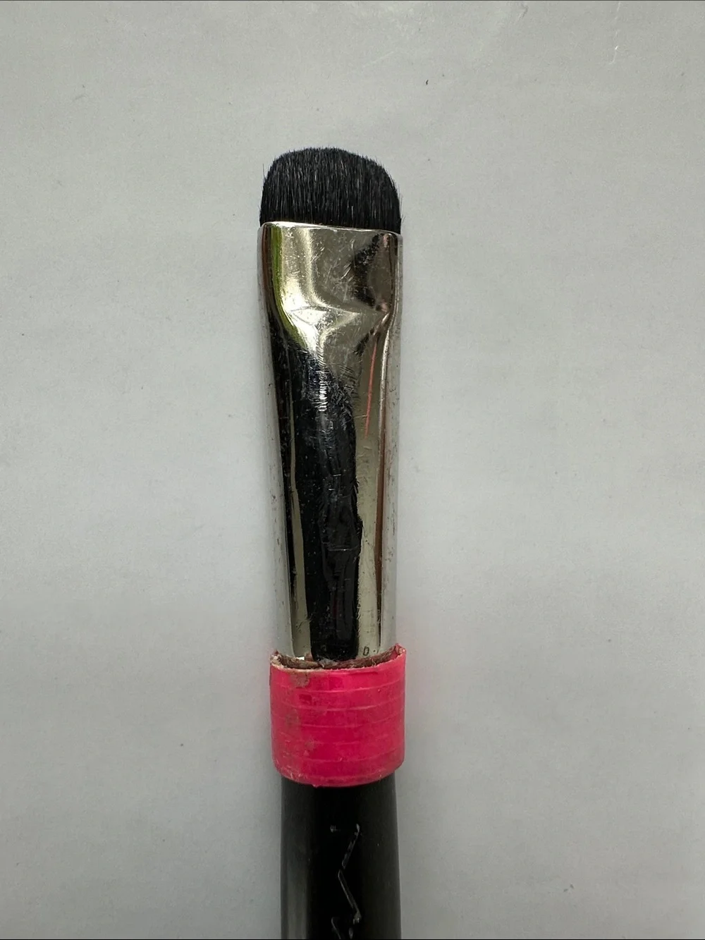 MAC Cosmetics Black Handle Angled Eye Brush with Pink Accent Collar
